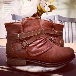 🌺NIB! SZ 9.5! BARETRAPS MOTO BOOTIES🌺